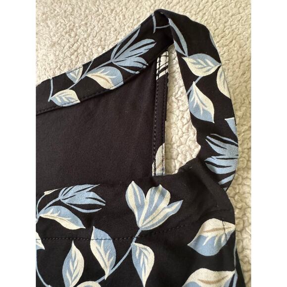 J. Jill Wearever Collection keyholes ties up front floral flowing hem blouse. - Picture 3 of 10